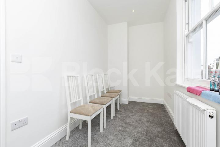 Newly refurbished 2 bedroom plus study / Guest room split over 2 floors Stroud Green Road, Stroud Green